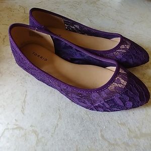 Wide Purple Lace Flats